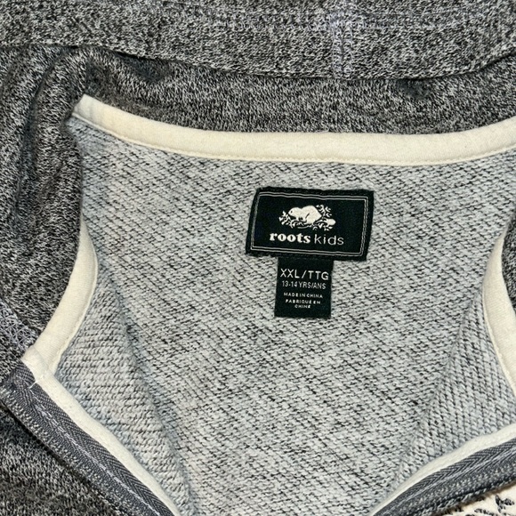 Roots classic salt and pepper sweater - Picture 2 of 4